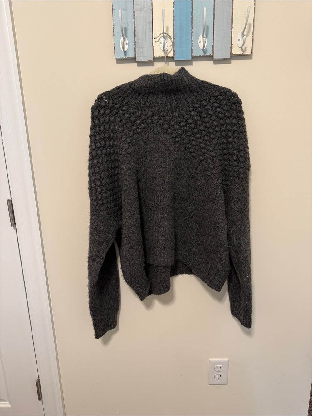 Free People Women’s Charcoal Gray Bradley Mock Neck Pullover Sweater / Size XL